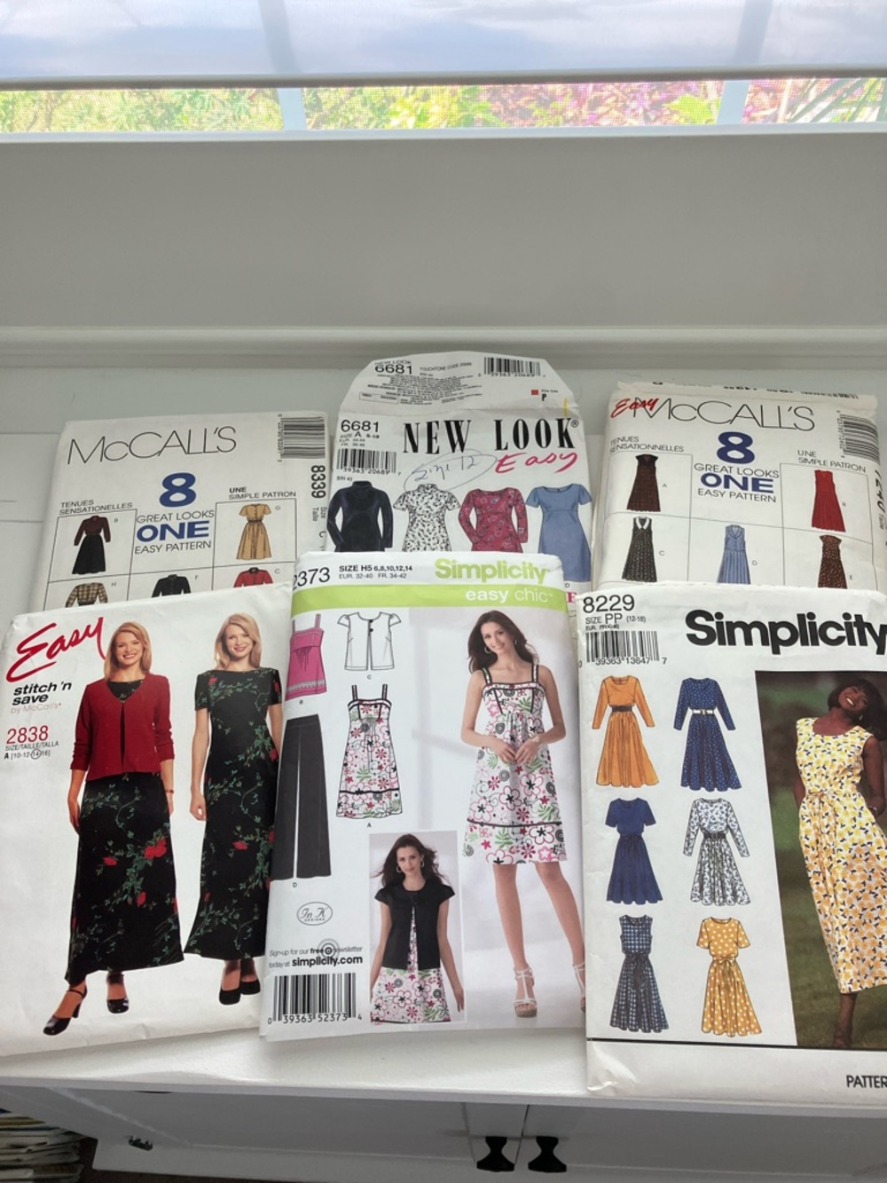 12 women’s sewing patterns dresses size is 6–18